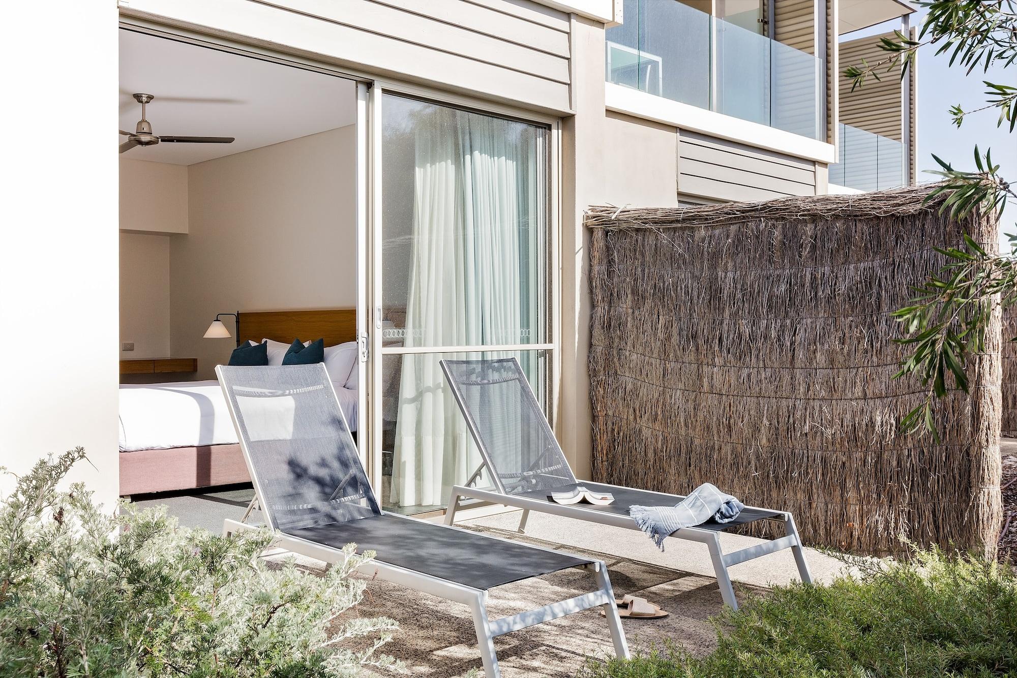 Smiths Beach Resort Yallingup Exterior foto A room at the hotel