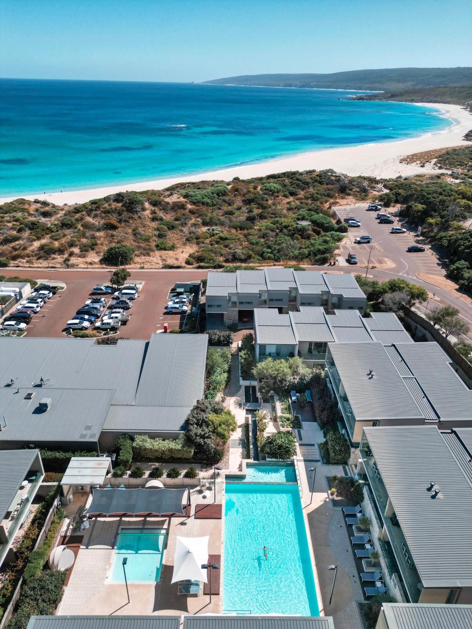 Smiths Beach Resort Yallingup Exterior foto Aerial view of the resort