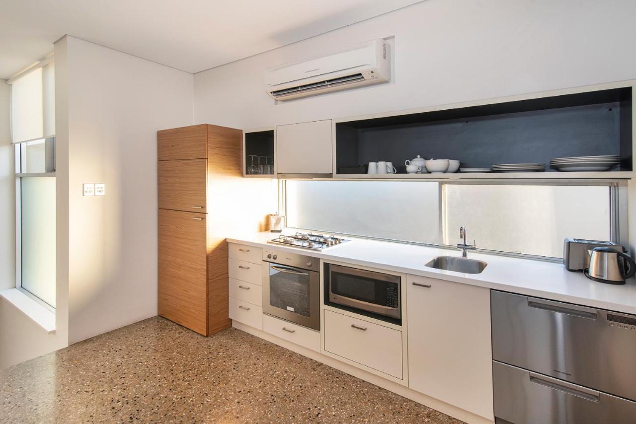 Smiths Beach Resort Yallingup Exterior foto A modern kitchen