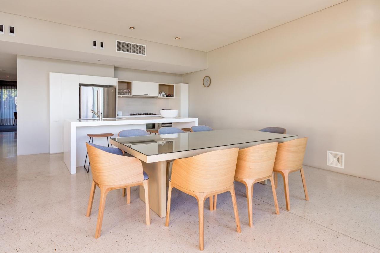Smiths Beach Resort Yallingup Exterior foto A kitchen and dining room in a typical apartment